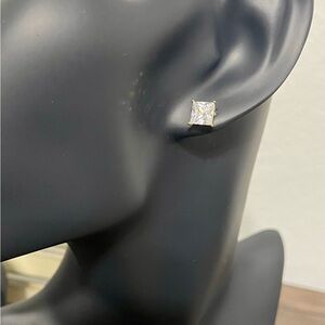 Square Medium Crystal Earring / Cuadrado Mediano Cristal Aretes